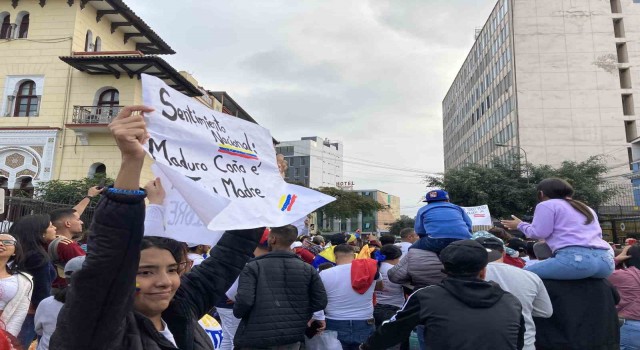 Güney Amerikadaki Venezuelalılardan Maduro protestosu