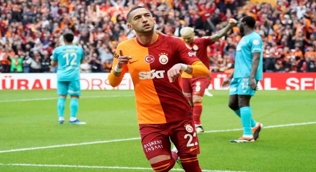 Hakim Ziyech ligdeki gol sayısını 6 yaptı