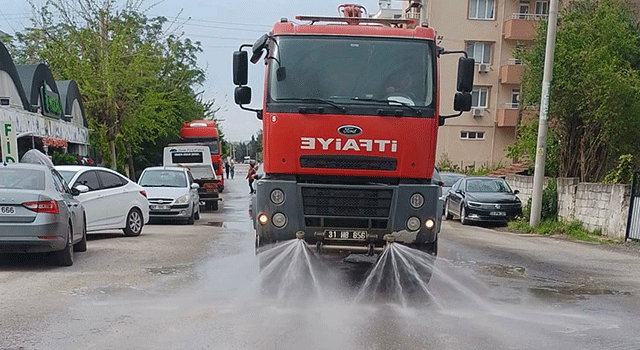 Hatay'da Deprem Sonrası Toz ve Çamur Temizliği Başladı