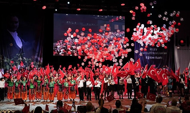 İELEV Okulları, Cumhuriyet'in 101. Yılını 'O Biziz!' Teması ile Kutladı