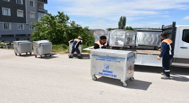 İnönüde çöp konteynırları yenileniyor