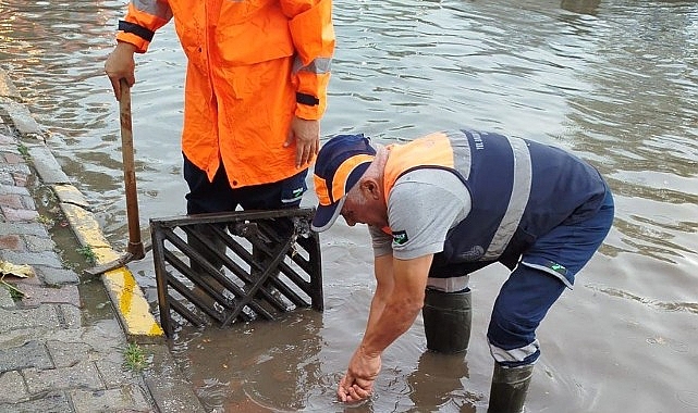 İstanbul'da sabah saatlerinden itibaren yağış etkili oldu. Gök gürültü sağanak yağış bazı noktalarda 26 kilogram yağışa yol açtı