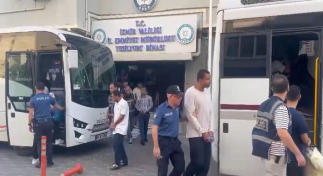 İzmir merkezli Paket Operasyonunda 32 tutuklama