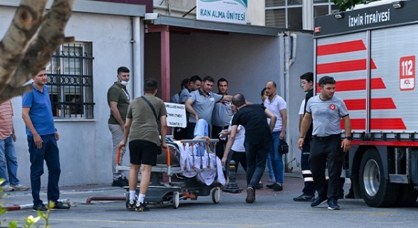 İzmir'deki Tepecik Eğitim ve Araştırma Hastanesi'nde çıkan yangın söndürüldü