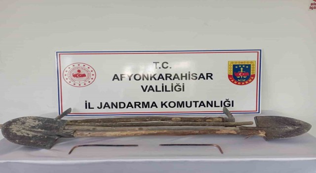 Kaçak kazı yapan şahıs jandarmanın dronuna takıldı