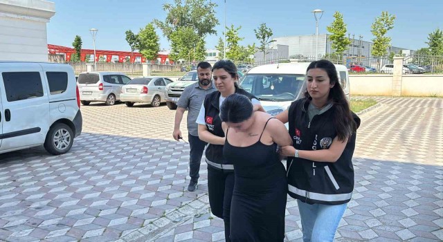 Kadın maganda genç kızlara dehşeti yaşattı: Öldürürüm seni