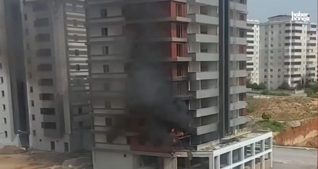 Kahramanmaraş'ta Boş Binada Korkutan Yangın: İtfaiye Kontrol Altına Aldı!