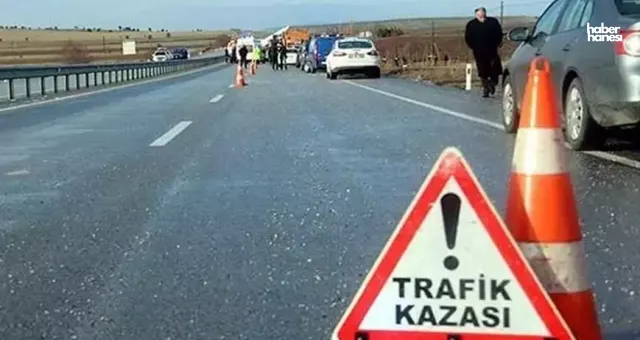 Kahramanmaraş'ta Otomobil Refüjdeki Bariyerlere Çarptı: 2 Yaralı