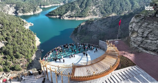 Kahramanmaraş'taki Cam Seyir Terası, Tatilcilerin Gözdesi Haline Geldi