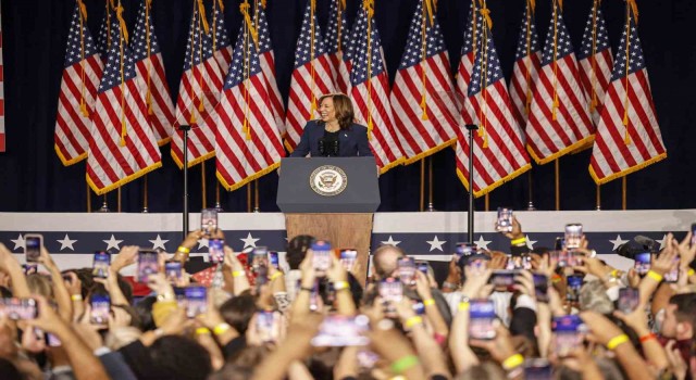 Kamala Harristen ilk seçim mitingi: “Donald Trumpın nasıl biri olduğunu biliyorum”