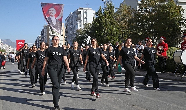 Karşıyaka'yı bayram coşkusu sardı!