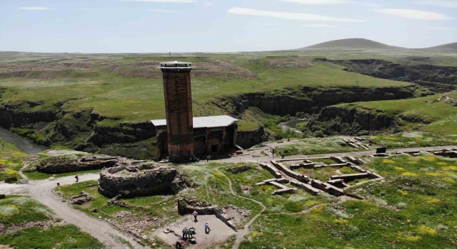 Karsta toprak altındaki tarih gün yüzüne çıkarılıyor