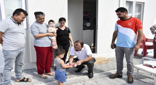 Kaymakam ve Eşinden Konteyner Kent’i Ziyaret