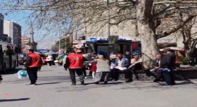 Kayseri polisinden yürek ısıtan hareket