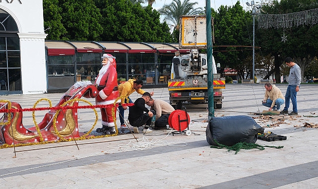 Kemer'de Yılbaşı Hazırlıkları Tüm Hızıyla Sürüyor!