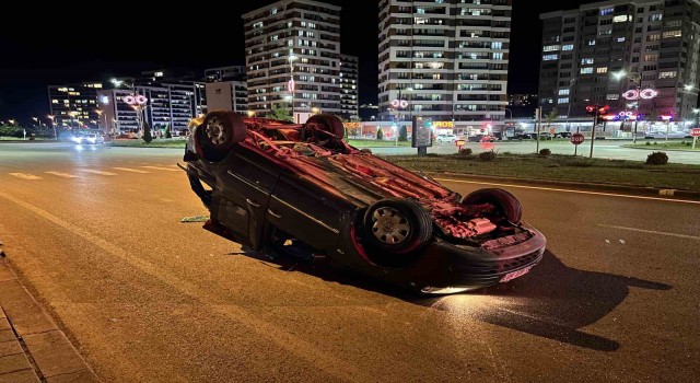 Kontrolden çıkan araç takla atıp 70 metre sürüklendi: 6 yaralı