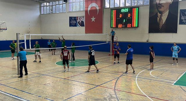 Kurumlararası Voleybol Turnuvası Başladı