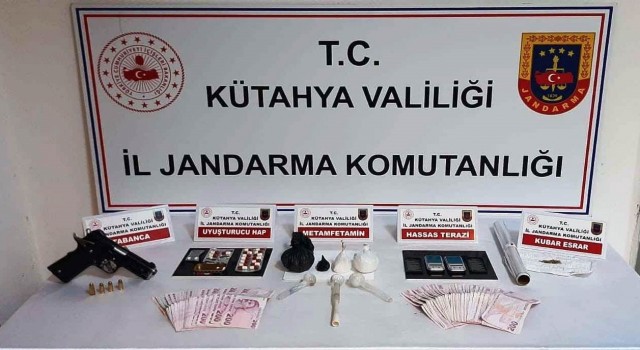 Kütahyada jandarmadan uyuşturucu operasyonu: 5 kişi tutuklandı