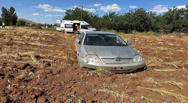 Malatyada otomobil şarampole düştü: 3 yaralı