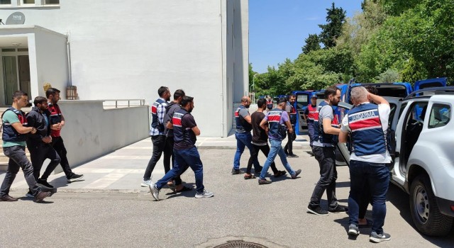 Manisada jandarmadan PKK terör örgütüne operasyon: 3 kişi tutuklandı