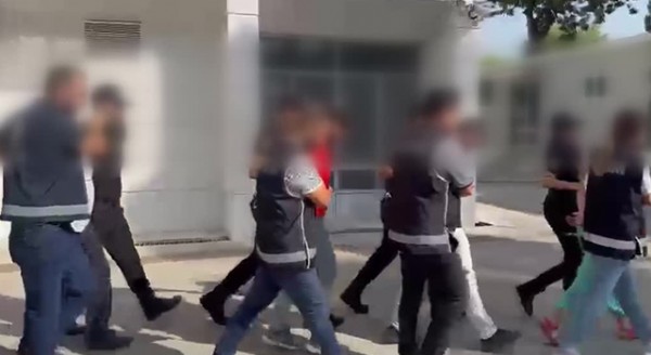 Mersin'deki FETÖ operasyonunda yakalanan 8 zanlıdan 1'i tutuklandı