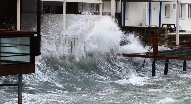 Meteorolojiden Ege Denizinde fırtına uyarısı