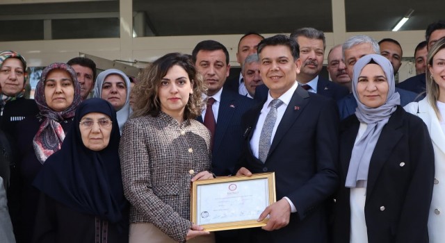 MHP lideri Bahçelinin tebrik ettiği Söğüt Belediye Başkanı Durgut mazbatasını aldı