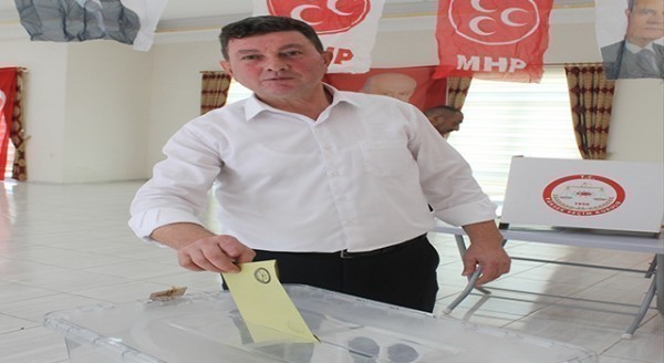 MHP Manyas İlçe Başkanı Taşkın göreve yeniden seçildi