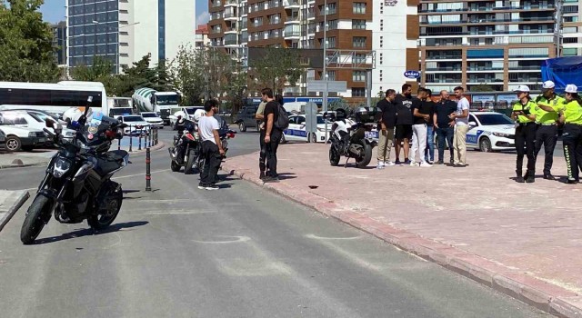 Motosiklet kazasında 1i polis 2 kişi yaralandı