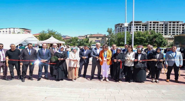 Muşta el emeği göz nuru ürünler sergilendi