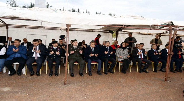 Osmaniyede şehitler ile depremde hayatını kaybedenlerin kabirleri ziyaret edildi