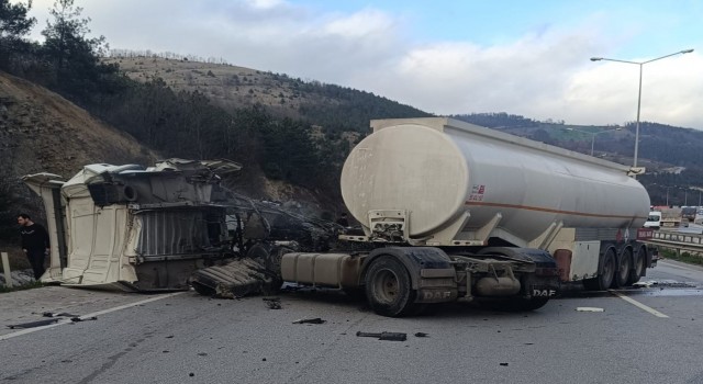 Samsunda tanker kamyonla çarpıştı: 1 yaralı