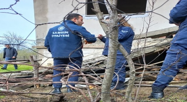 Samsunda yeni yapılan balkon çöktü: 1 ölü