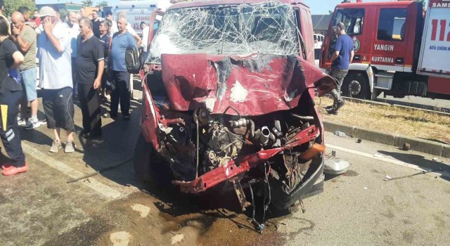 Samsunda zincirleme trafik kazası: 1 ölü, 2 ağır yaralı