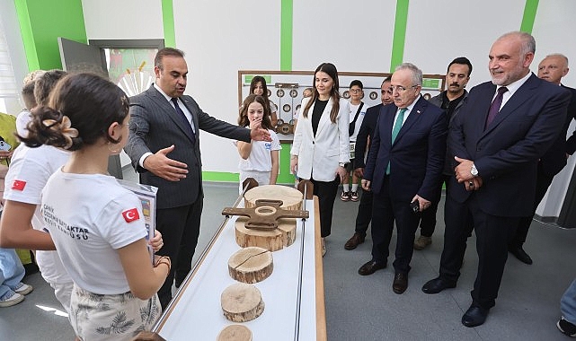 Sanayi ve Teknoloji Bakanı Kacır, Canik Özdemir Bayraktar Keşif Kampüsü'nde