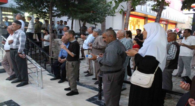 Siirtte  hacı adayları kutsal topraklara dualarla uğurlandı