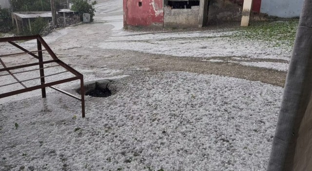 Siirtte ceviz büyüklüğünde dolu yağdı