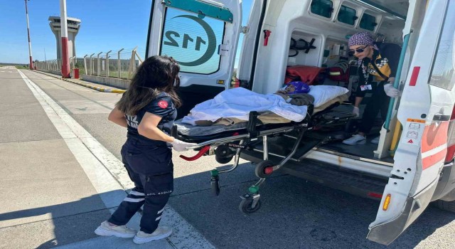 Şırnakta 91 yaşındaki hasta, ambulans helikopter ile Diyarbakıra sevk edildi