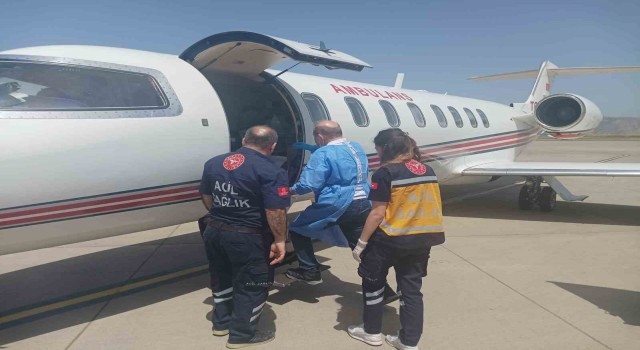 Şırnakta rahatsızlanan 20 günlük bebek ambulans uçakla Ankaraya sevk edildi