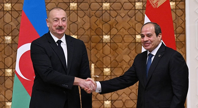 Sisi ve Aliyev Mısır’ın başkenti Kahire'de görüştü