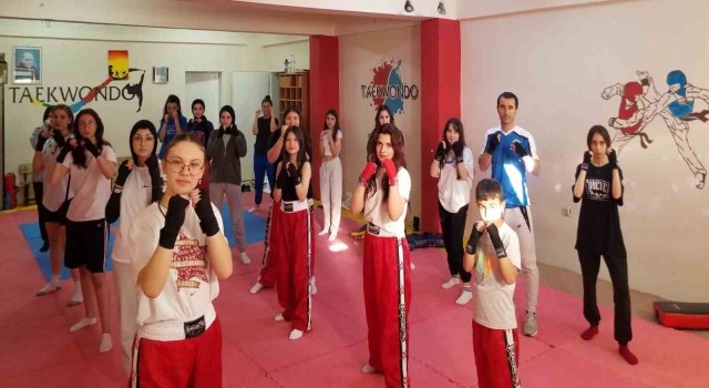 Sungurluda kick boks şampiyonları yetiştiriliyor