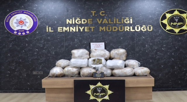 Tırın kasasında 86 kilo 950 gram esrar ele geçirildi