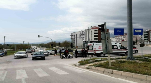 Tokattaki kaza araç kamerasına yansıdı: 4 yaralı