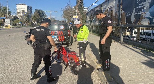 Trafiği tehlikeye düşüren motosikletlere göz açtırılmıyor