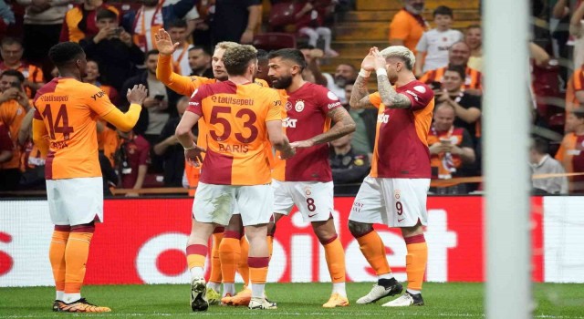 Trendyol Süper Lig: Galatasaray: 1 - Hatayspor: 0 (İlk yarı)