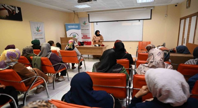 Yeşilyurt Kent Konseyinde düzenlenen seminere yoğun ilgi