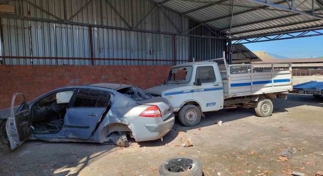 Yoldan çıkıp fabrikanın bahçesine uçtu: 2 yaralı