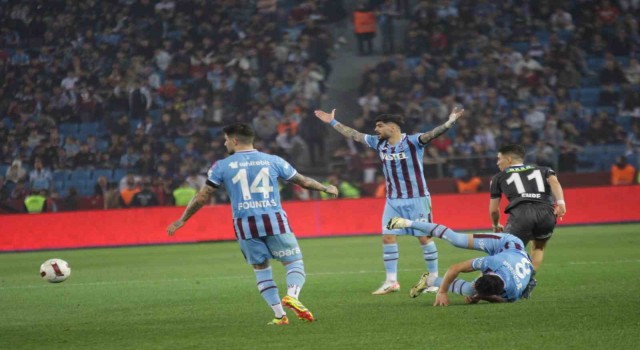 Ziraat Türkiye Kupası: Trabzonspor: 2 - Fatih Karagümrük: 1 (İlk yarı)